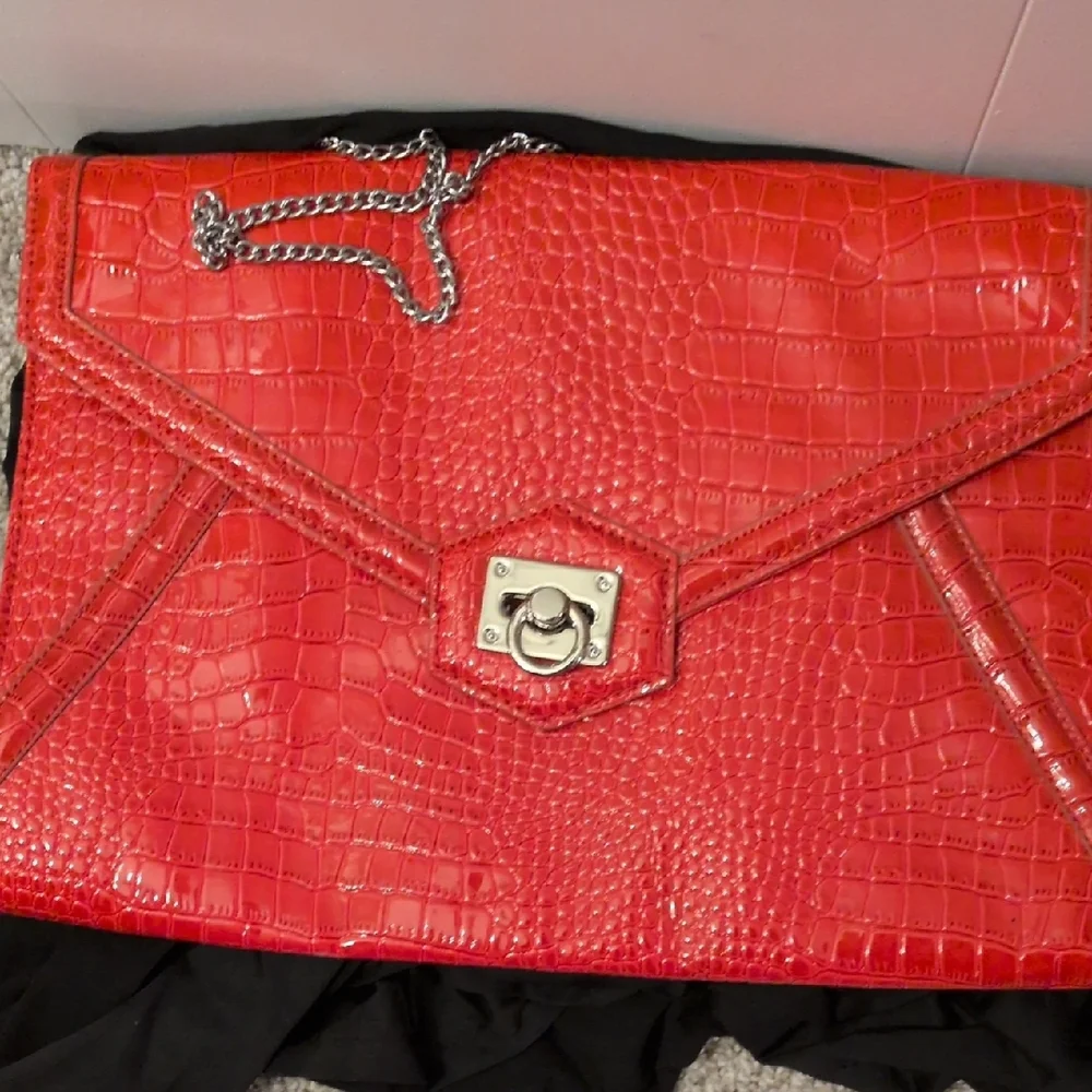 White House Black Marcket Red Crocodile Pattern Clutch Bag Nwot - Picture 13 of 15